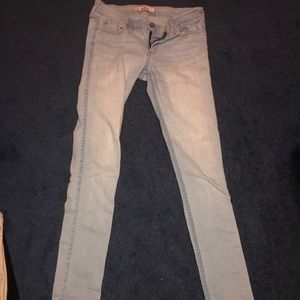 Light blue wash skinny jeans